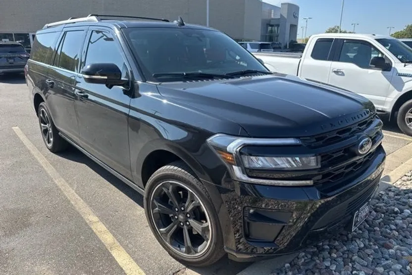 2023 Ford Expedition MAX Limited photo 1