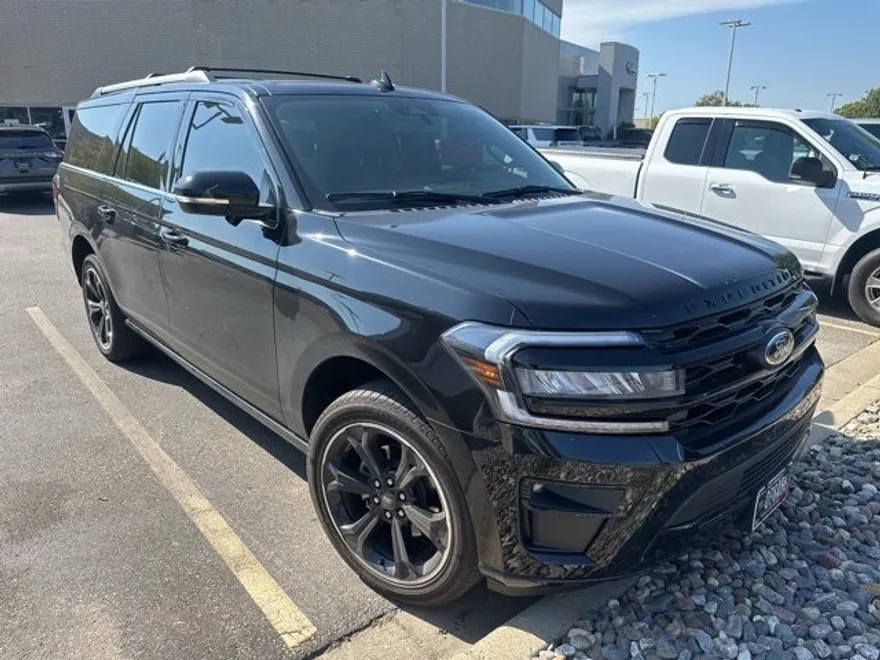 2023 Ford Expedition MAX Limited photo 1
