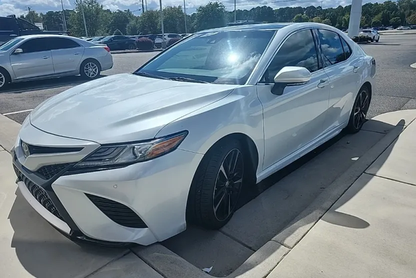 2018 Toyota Camry XSE photo 1