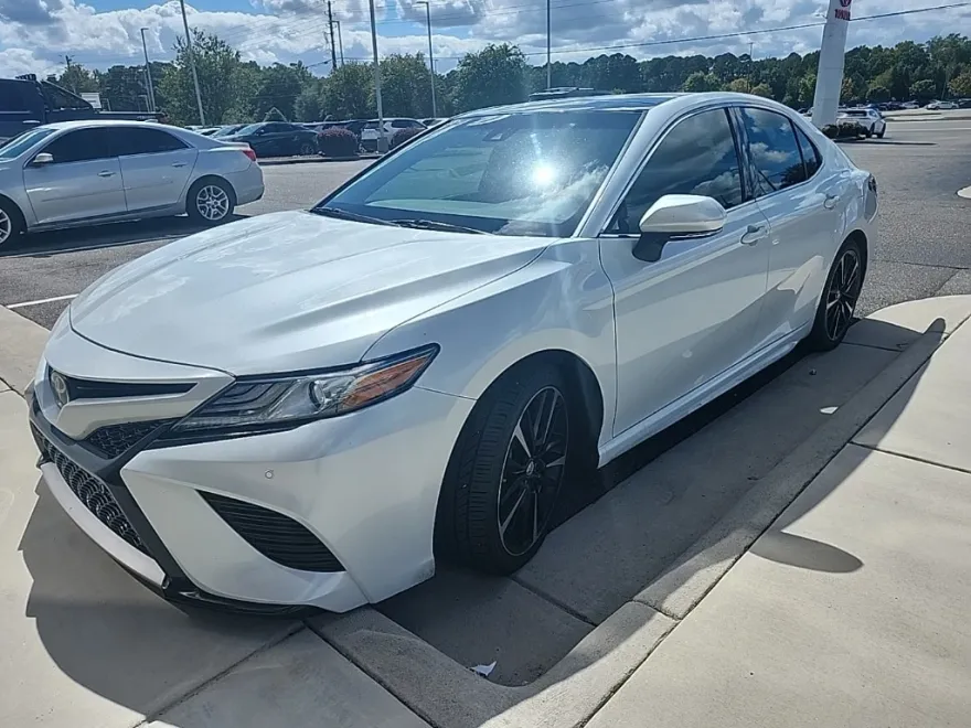 2018 Toyota Camry XSE photo 1
