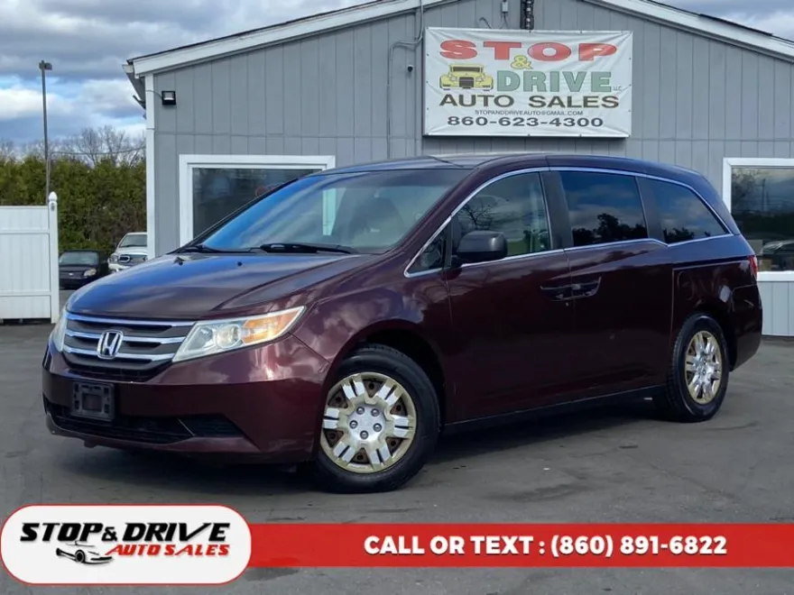 2011 Honda Odyssey LX photo 1