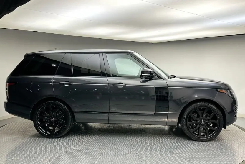 2021 Land Rover Range Rover P525 HSE HSE Westminster Edition photo 1