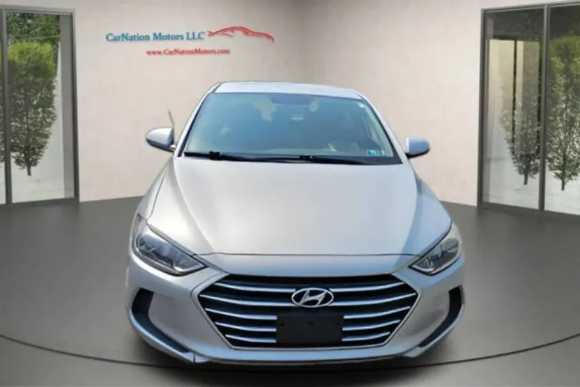 2018 Hyundai Elantra SEL photo 1