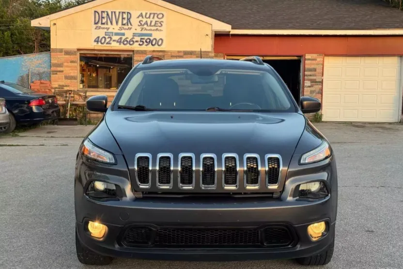 2015 Jeep Cherokee Altitude Sport photo 1