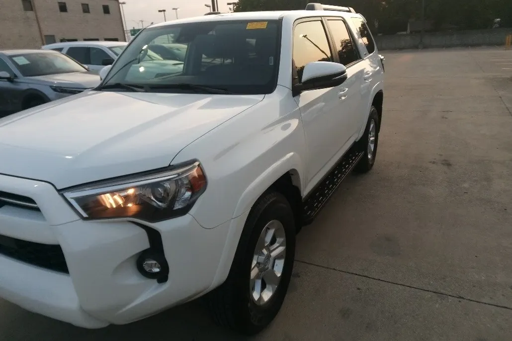 2024 Toyota 4Runner SR5 Premium photo 1