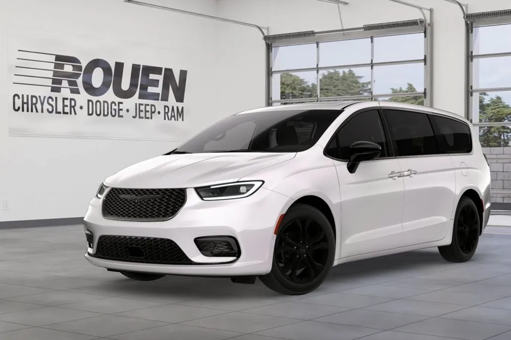 2026 Chrysler Pacifica photo 1