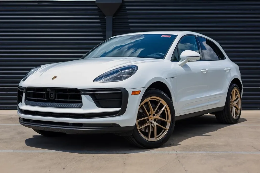 2025 Porsche Macan Base photo 1