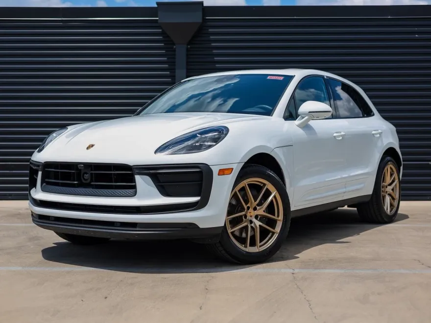 2025 Porsche Macan Base photo 1