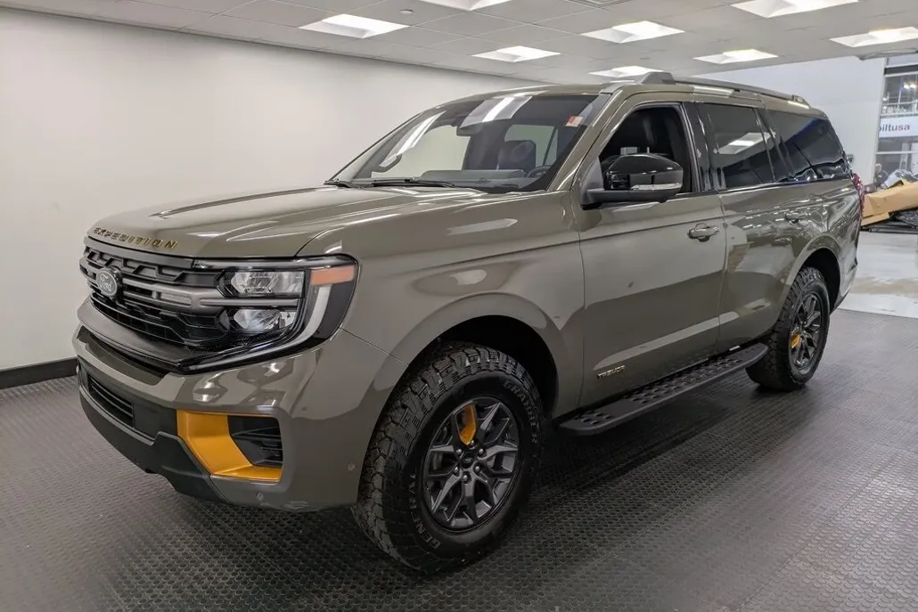 2025 Ford Expedition photo 1