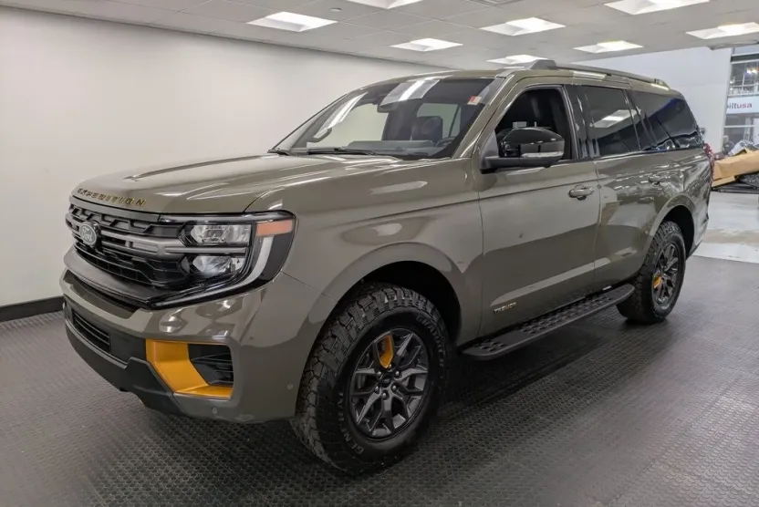 2025 Ford Expedition photo 1