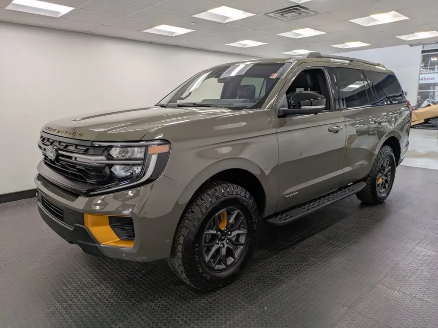 2025 Ford Expedition photo 1