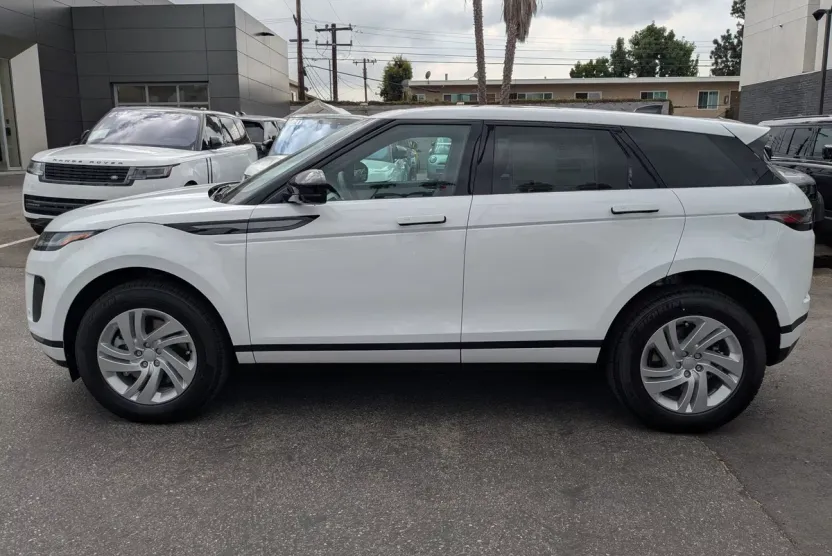2026 Land Rover Range Rover Evoque S photo 1