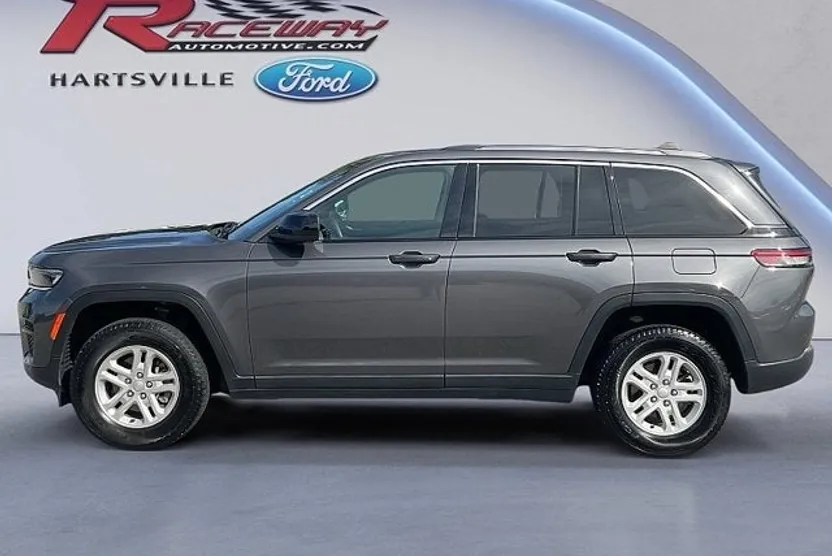 2024 Jeep Grand Cherokee Laredo photo 1