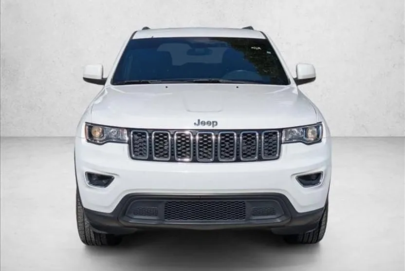 2017 Jeep Grand Cherokee Laredo photo 1