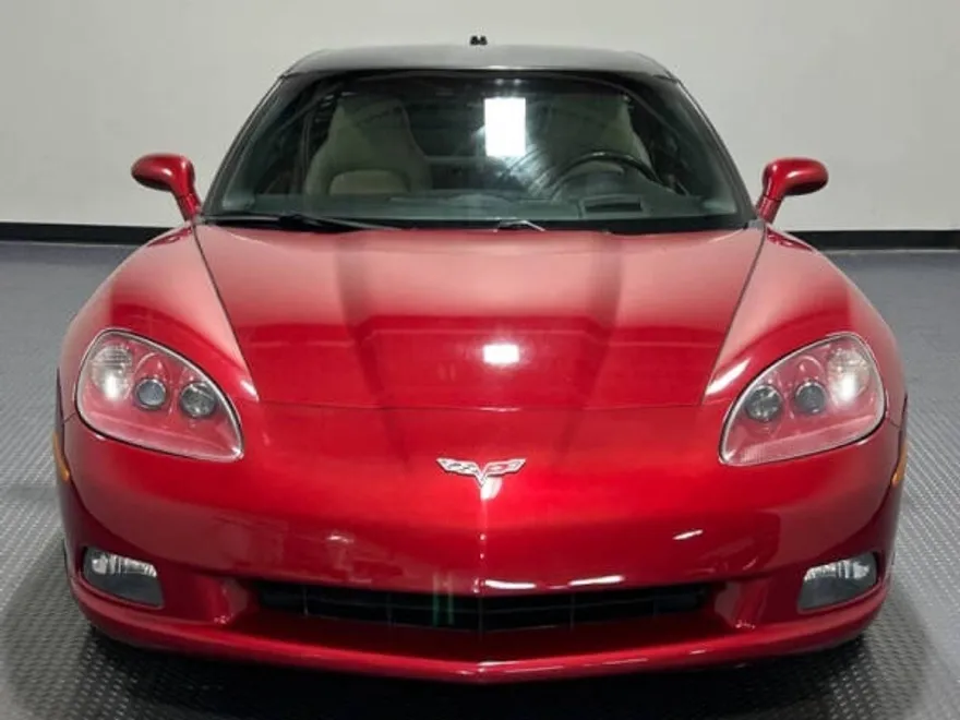 2005 Chevrolet Corvette photo 1