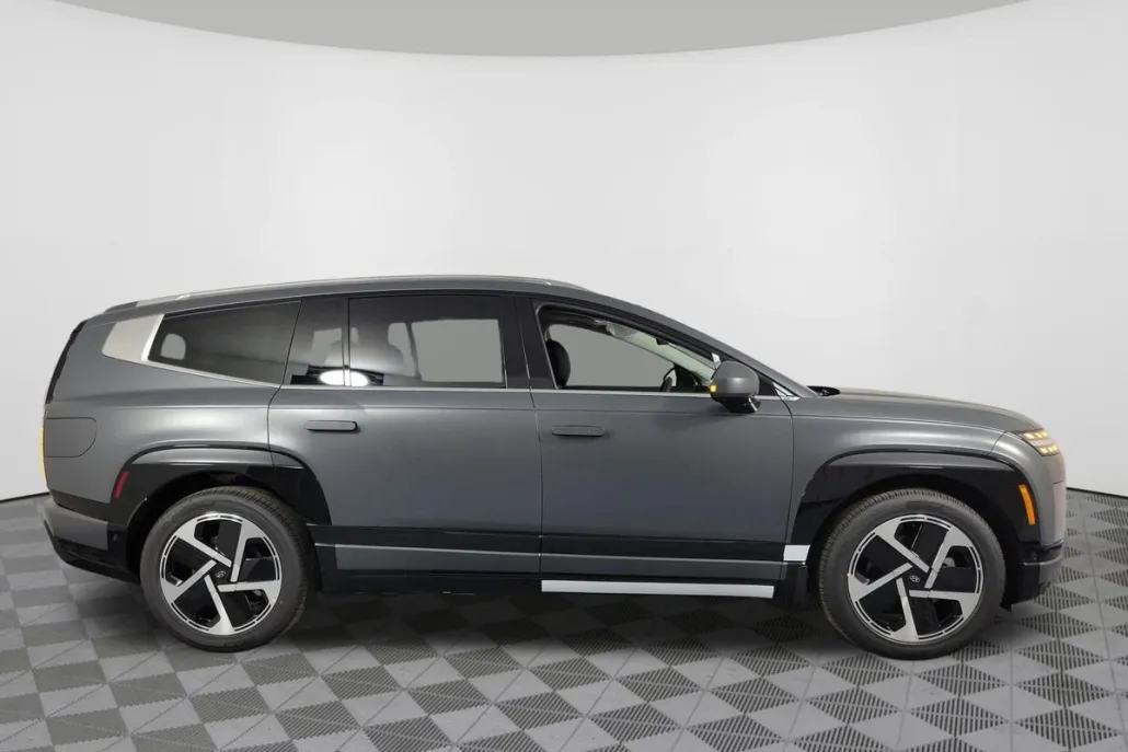 2026 Hyundai Ioniq Limited photo 1