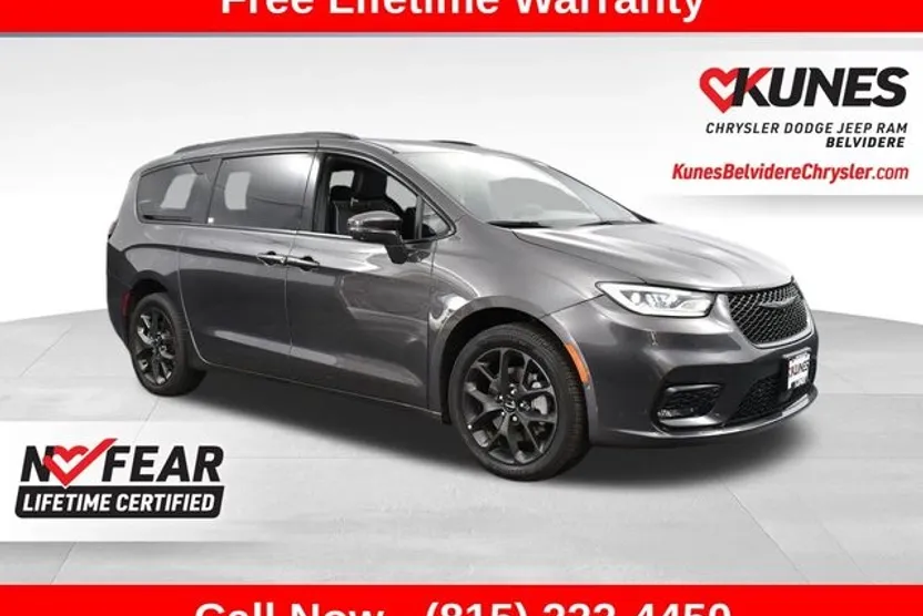 2022 Chrysler Pacifica Limited photo 1