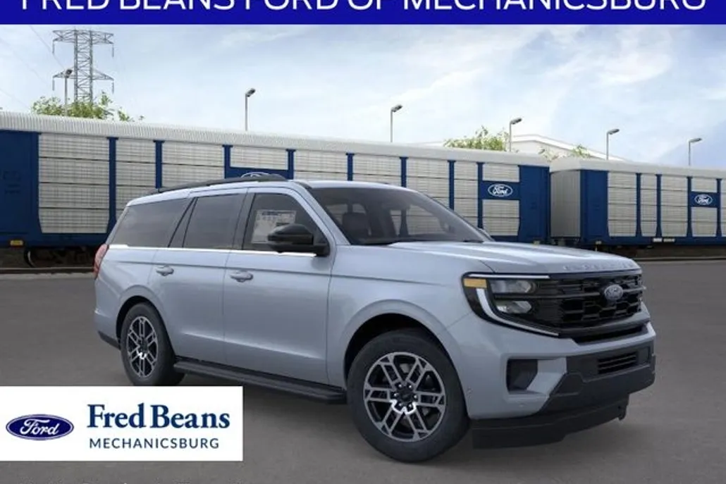 2025 Ford Expedition photo 1