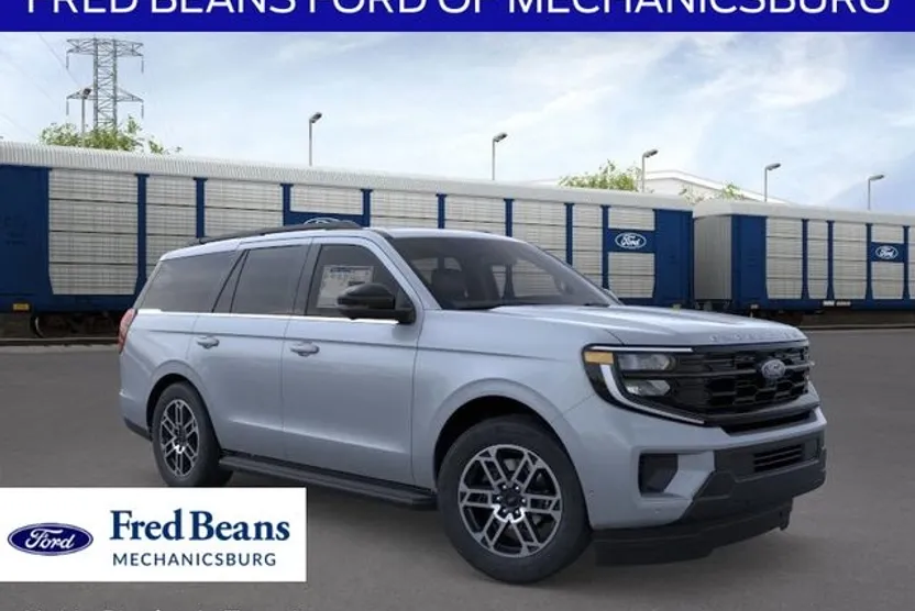 2025 Ford Expedition photo 1