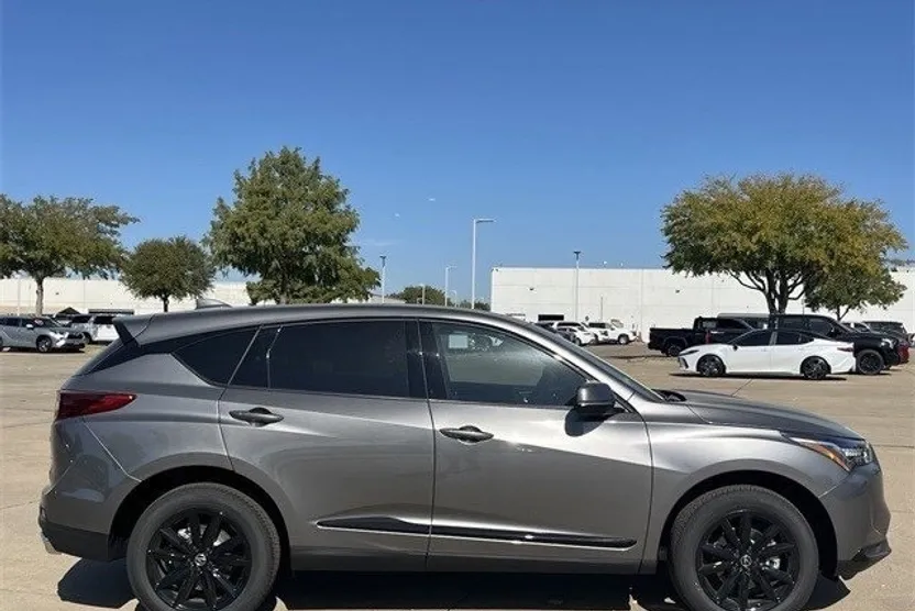 2025 Acura RDX photo 1