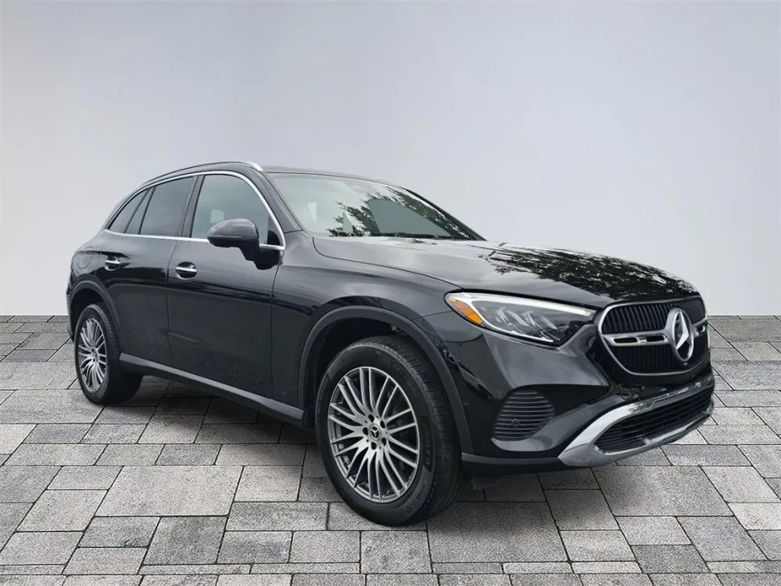 2024 Mercedes Benz GLC 300 4MATIC photo 1