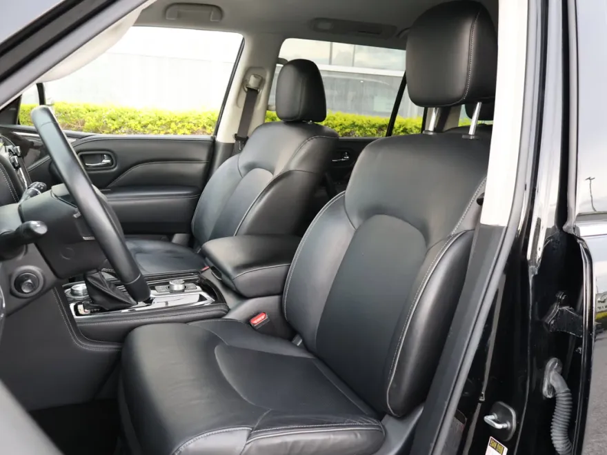 2022 Infiniti QX80 Luxe photo 1