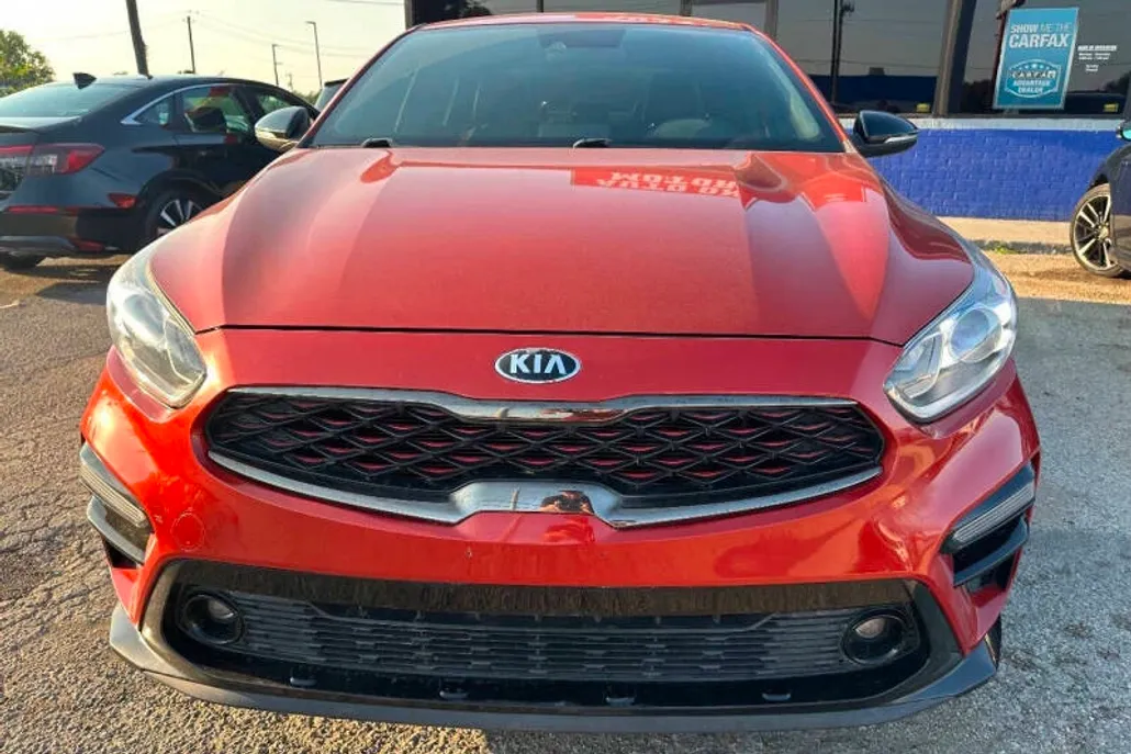 2020 Kia Forte GT-Line photo 1
