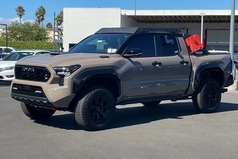 2025 Toyota Tacoma TRD Pro 4x4 photo 1