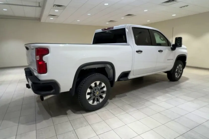 2025 Chevrolet Silverado 2500HD Custom photo 1