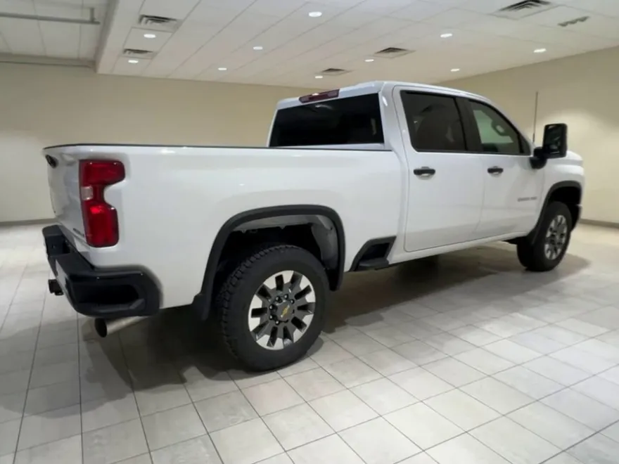 2025 Chevrolet Silverado 2500HD Custom photo 1