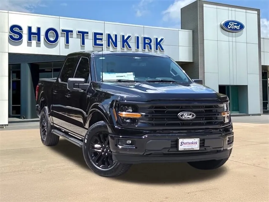2025 Ford F-150 XLT photo 1