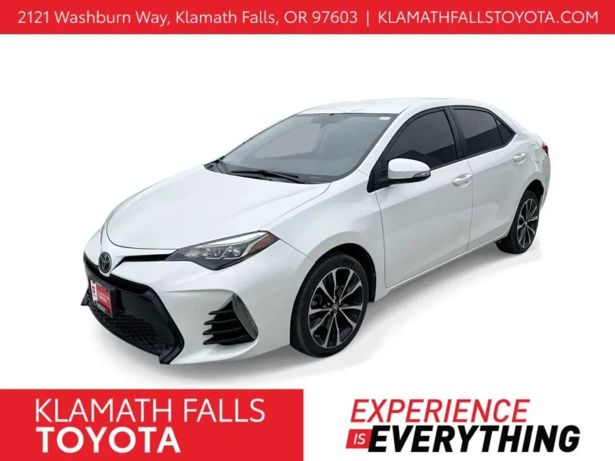 2017 Toyota Corolla SE photo 1