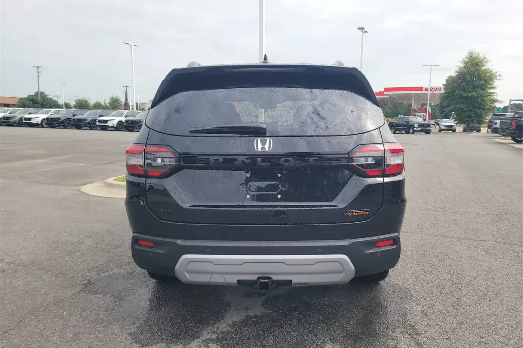 2025 Honda Pilot TrailSport photo 1