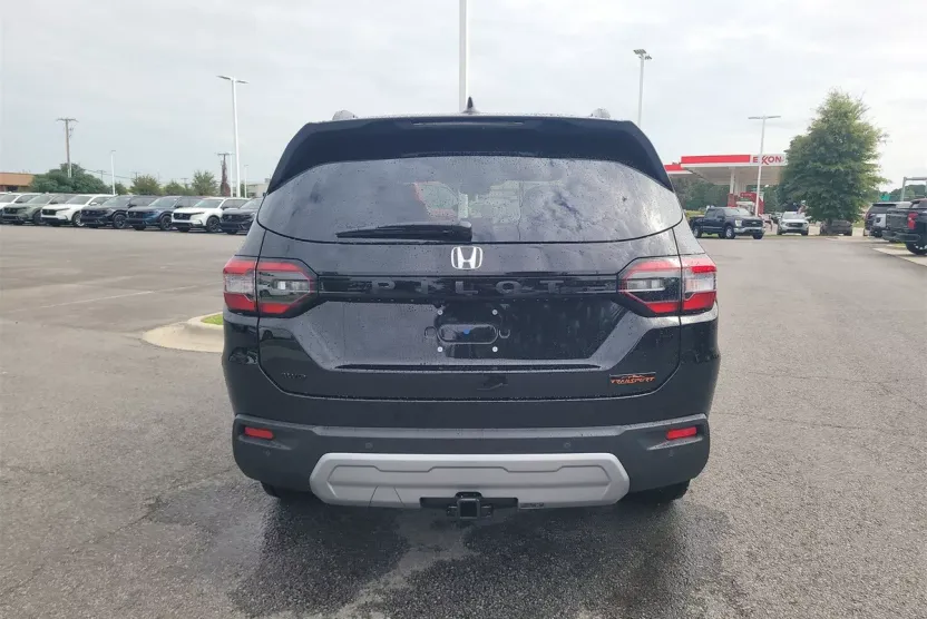 2025 Honda Pilot TrailSport photo 1