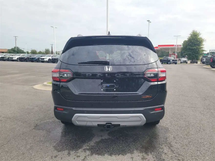 2025 Honda Pilot TrailSport photo 1