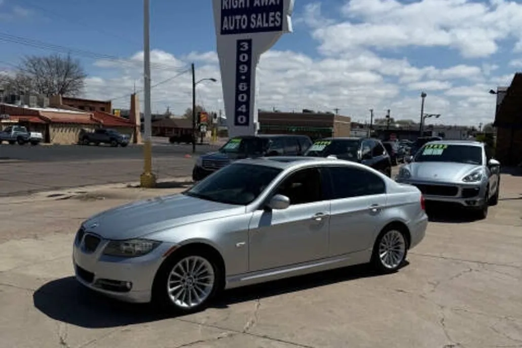 2010 Bmw 335i 3-Series photo 1