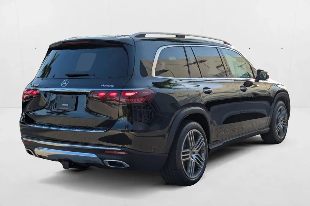 2025 Mercedes Benz GLS 450 4MATIC photo 1