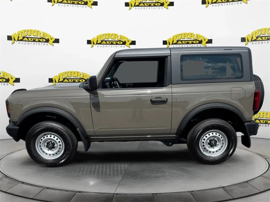 2025 Ford Bronco Base photo 2