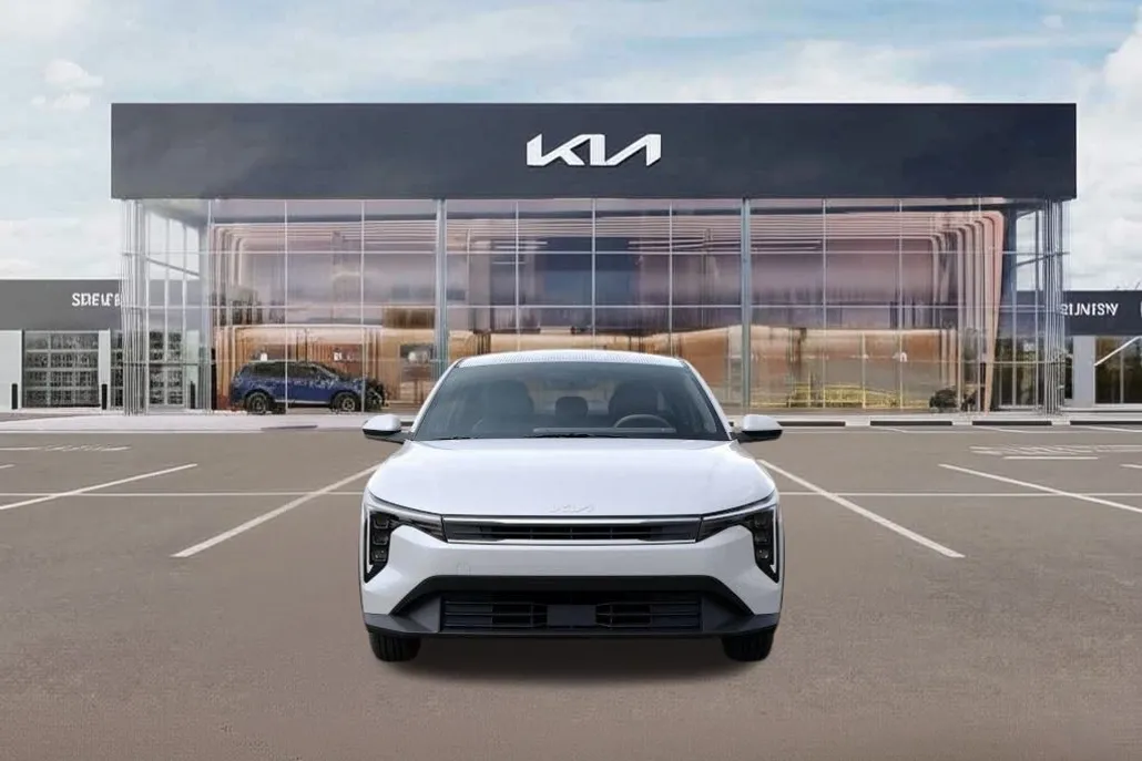 2025 Kia K4 LXS photo 1