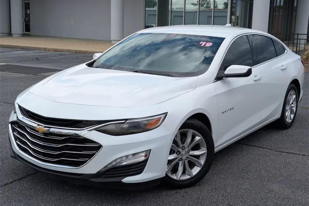 2019 Chevrolet Malibu 1LT photo 1