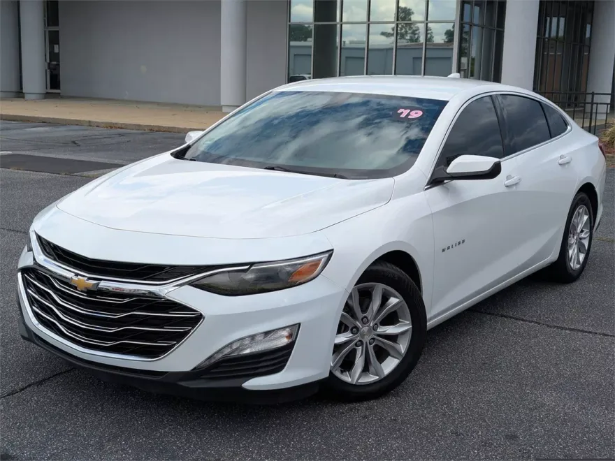 2019 Chevrolet Malibu 1LT photo 1