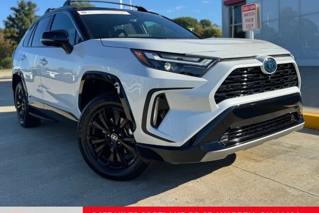 2024 Toyota RAV4 Hybrid XSE photo 1