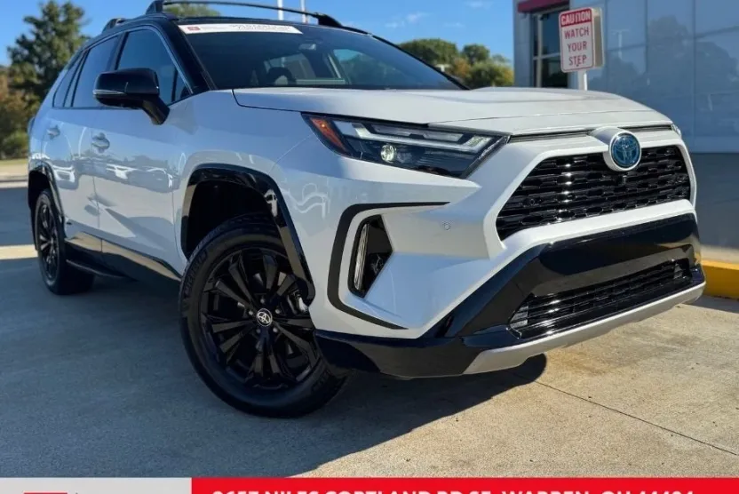 2024 Toyota RAV4 Hybrid XSE photo 1