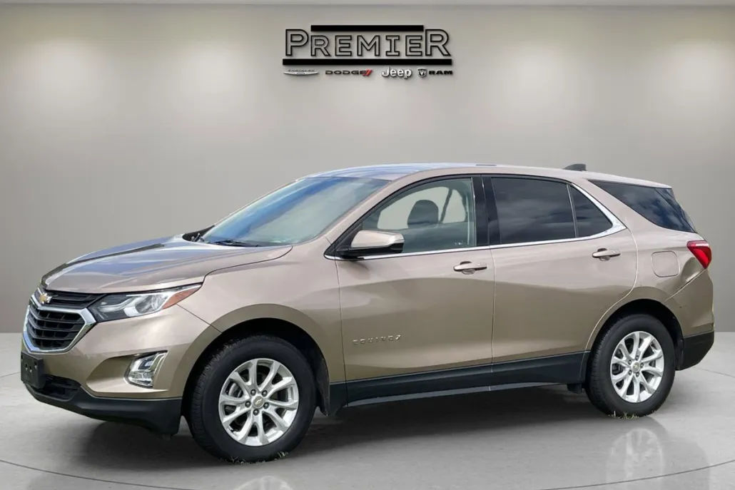 2018 Chevrolet Equinox LT photo 1