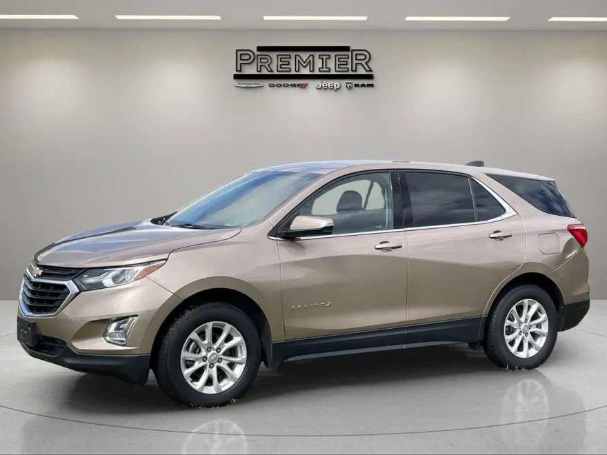 2018 Chevrolet Equinox LT photo 1