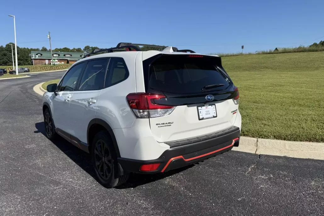 2023 Subaru Forester Sport photo 1