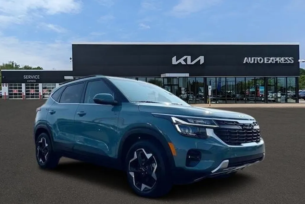 2024 Kia Seltos EX photo 1