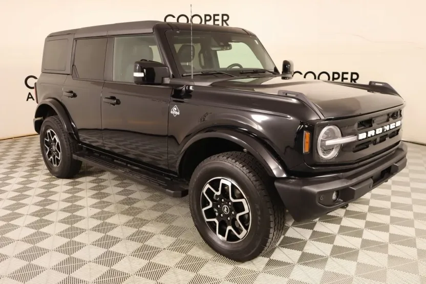 2024 Ford Bronco Outer Banks photo 1