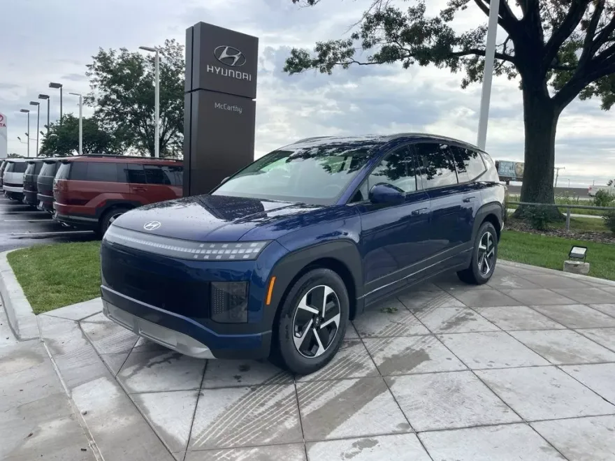 2026 Hyundai Ioniq SE photo 1