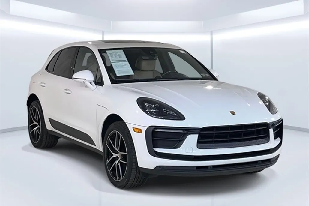 2022 Porsche Macan photo 1